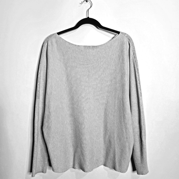 Gray sweater with silver studs - Picture 5 of 7